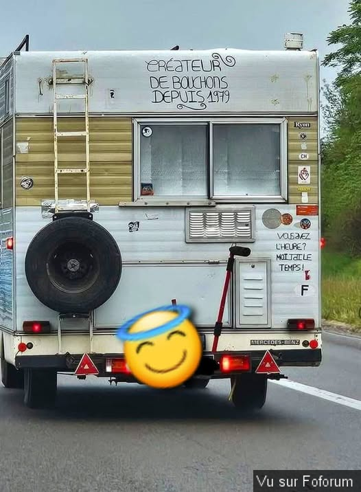 Poster n importe quoi qui vous fait plaisir ou vous fait rire, vous a étonné! Vidéo seulement ou short : jeu !