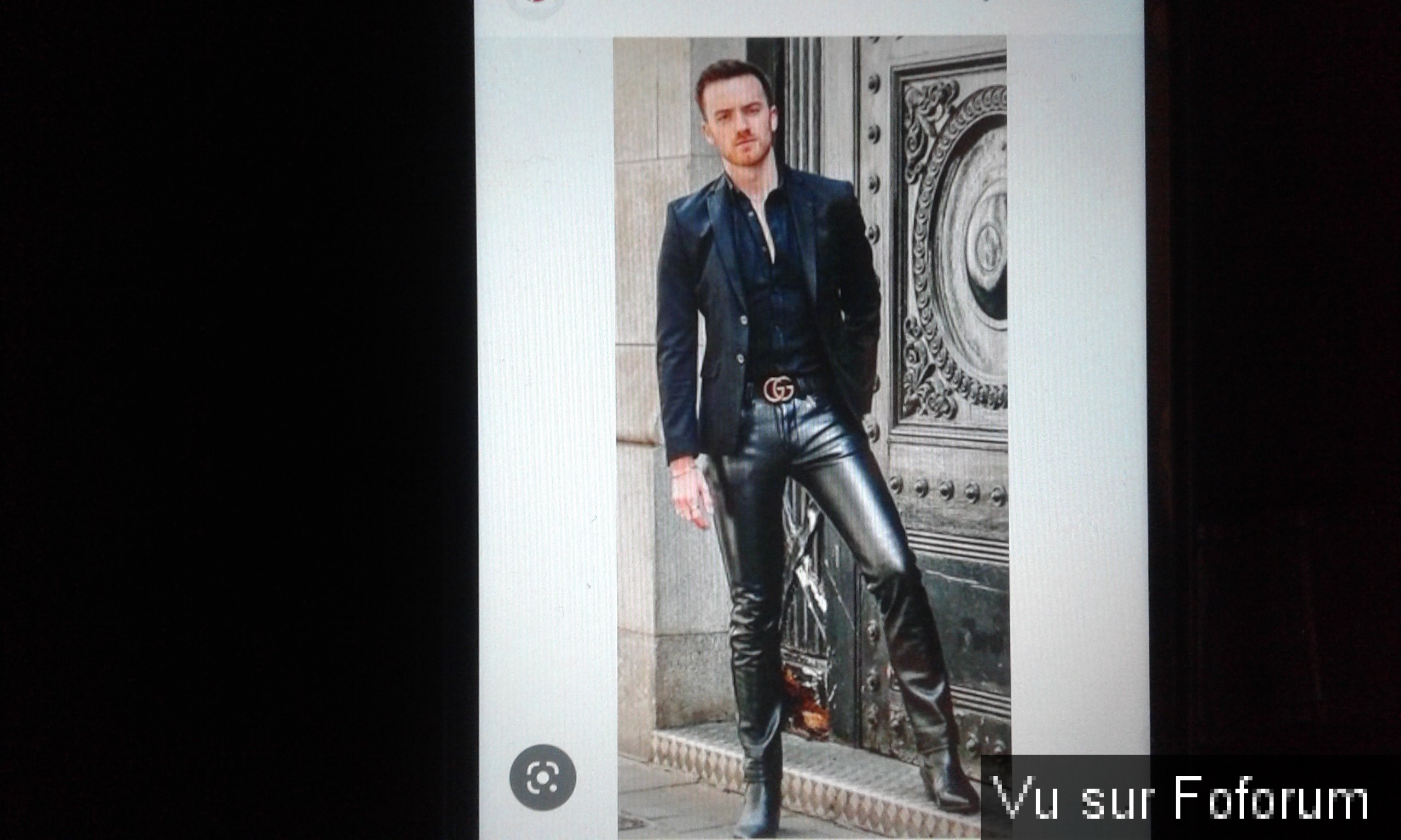 Le pantalon en cuir pour homme