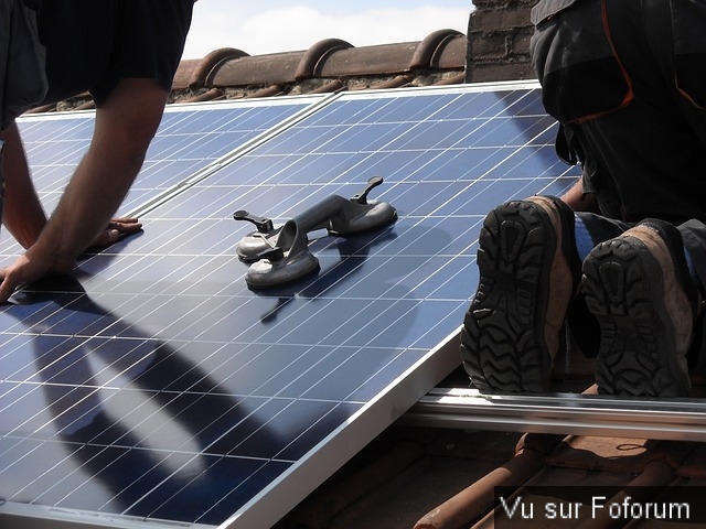Panneaux solaires sur une propriété française : comment fabriquer votre propre électricité