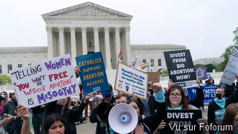 Le droit à l'avortement annulé par la Cour suprême des États-Unis après près de 50 ans