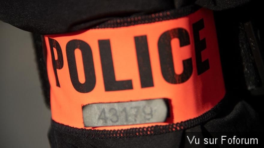 Une adolescente retrouvée poignardée à mort dans la rue en France
