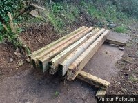 6 poteaux pour le cabanon du jardin - Capitaine Jack.jpg