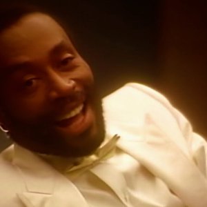 Bobby McFerrin - Don't Worry Be Happy (Official Music Video)