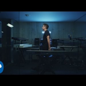 Charlie Puth - Attention [Official Video]