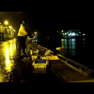 Quand on est mordu de la pêche, on y va même sous la pluie - Capitaine Jack