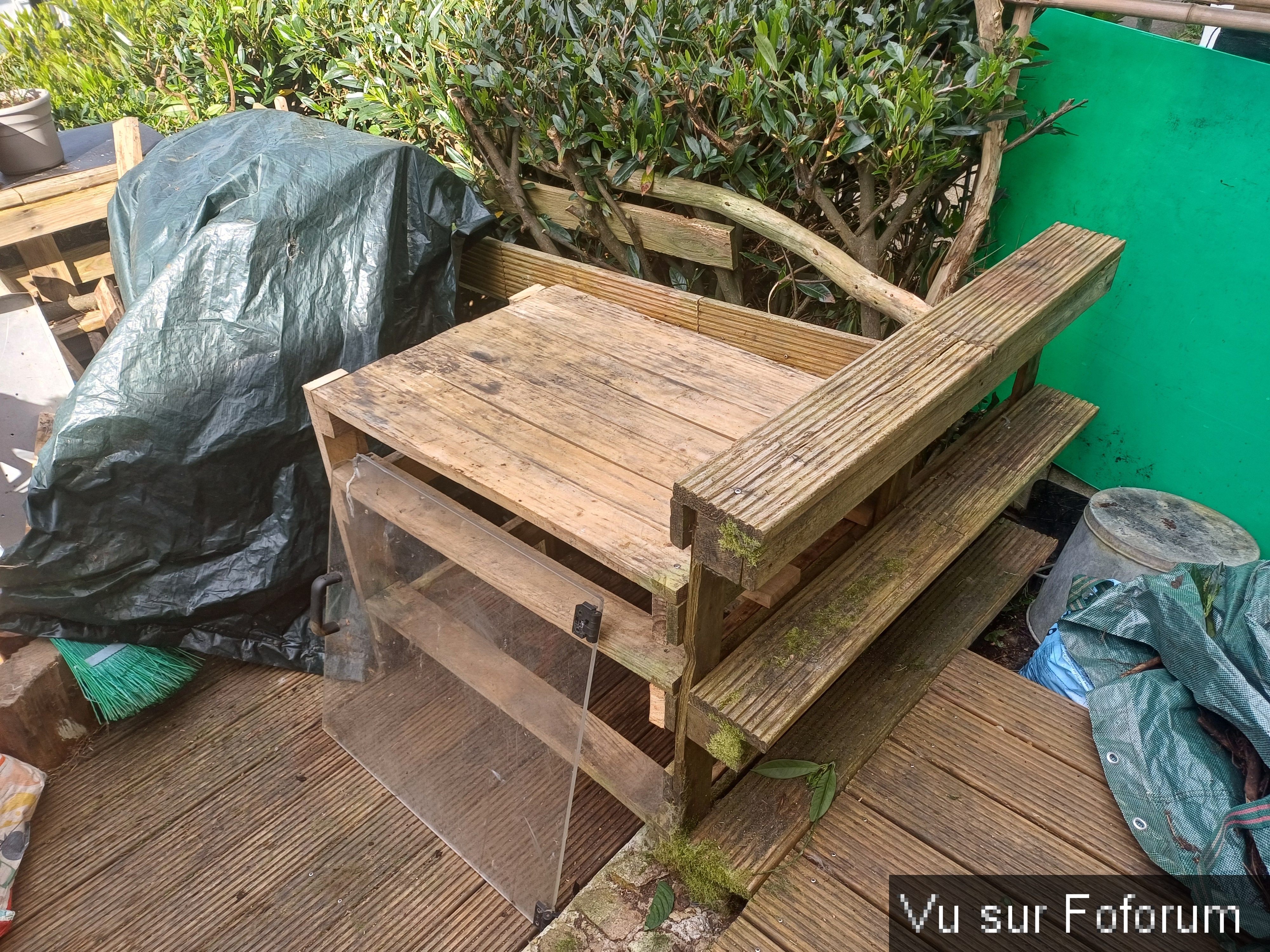Capitaine Jack améliore le meuble pour barbecue (2).jpg