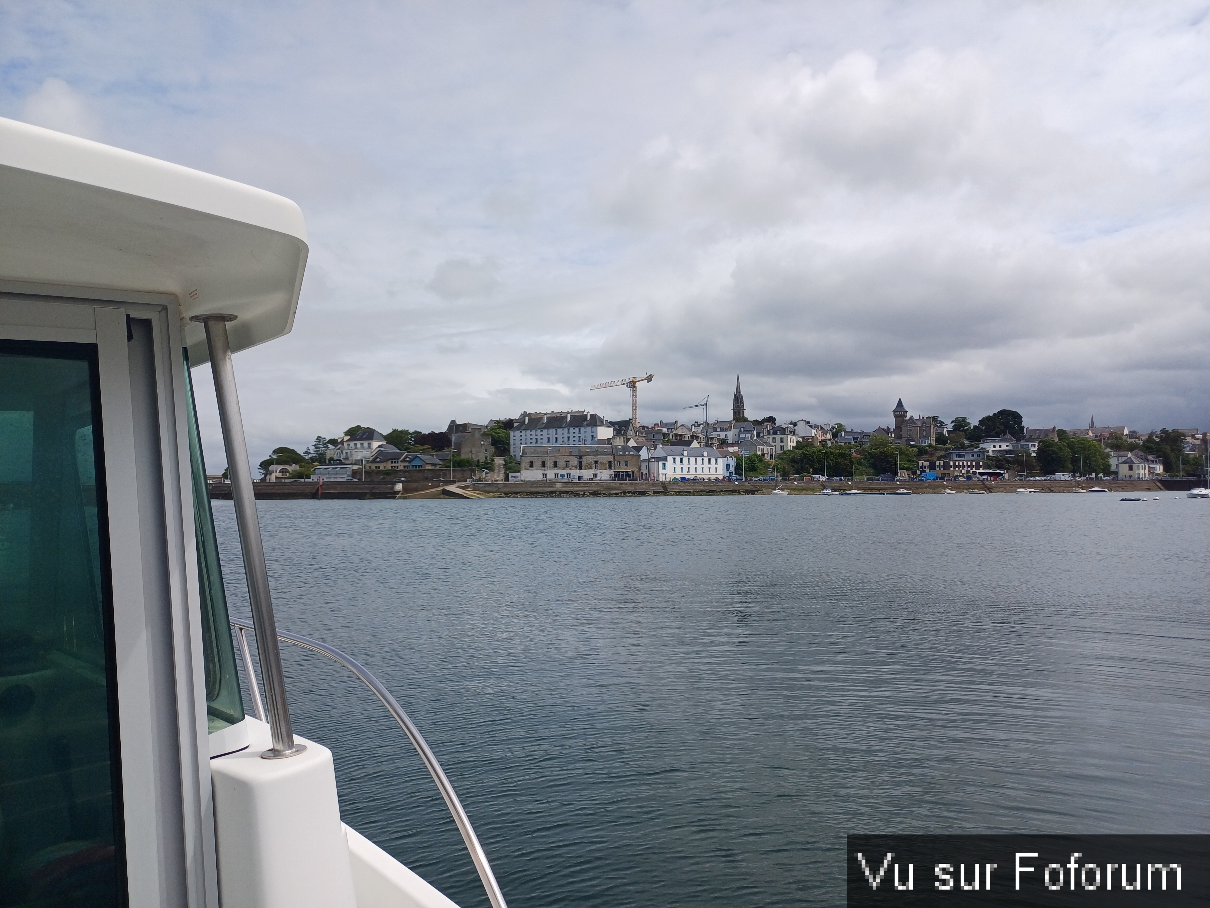 Capitaine Jack quitte le port de Tréboul pour une session pêche